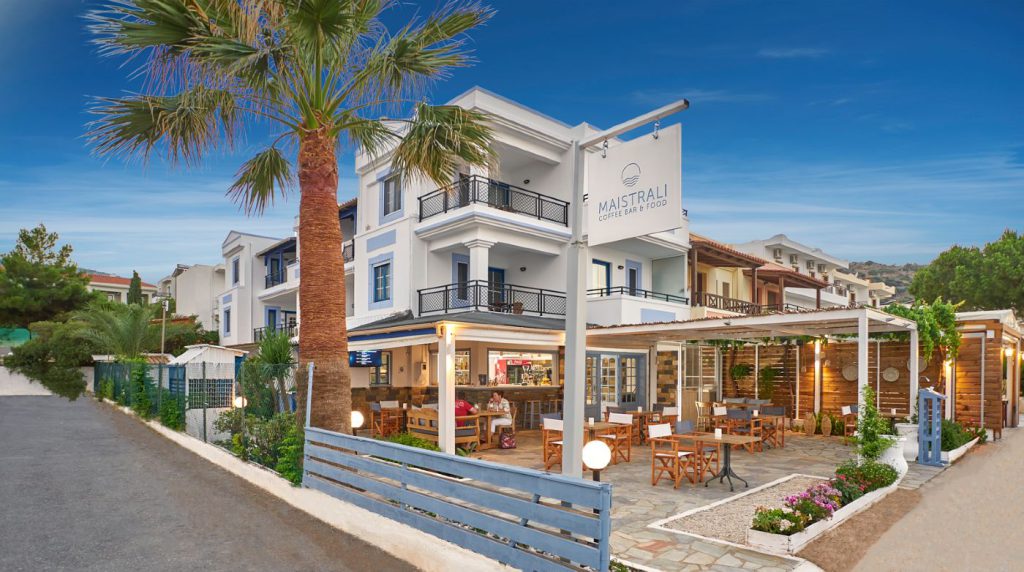 58ca5-maistrali-stalis-crete-apartments-coffee-bar-restaurant[1]
